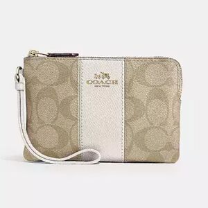 Coach Corner Zip Wristlet In Signature Canvas Gold/Light‎ Khaki Chalk NWT in pkg